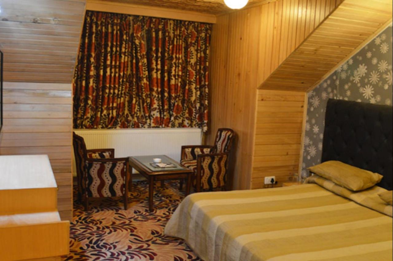 Hotel Hilltop Gulmarg JAMMU AND KASHMIR Exteriör bild