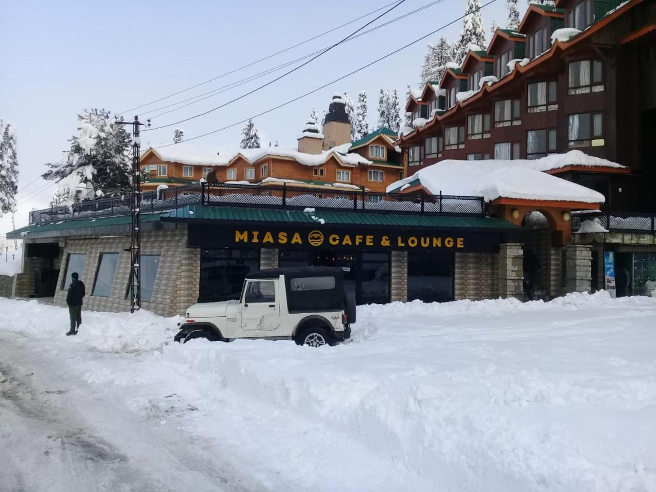 Hotel Hilltop Gulmarg JAMMU AND KASHMIR Exteriör bild